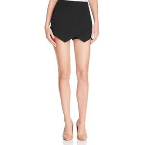 NWT Aqua Womens Asymmetric Faux Wrap Skort Black